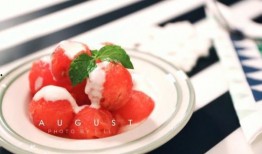 瓜能沾酸奶吃吗,探讨瓜能沾酸奶的食用新风尚