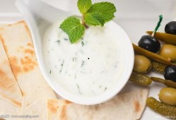 瓜能沾酸奶吃吗,探讨瓜能沾酸奶的食用新风尚