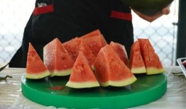 学校里面吃瓜,揭秘校园里的那些“秘密”