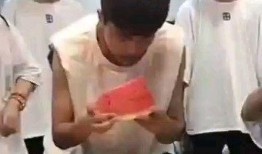 武校吃瓜,揭秘校园里的“吃瓜”故事