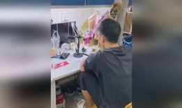 别人的女朋友吃瓜视频,揭秘女友吃瓜视频背后的甜蜜故事