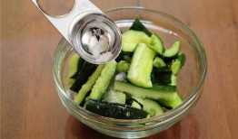 怎么吃小圆瓜好吃,轻松学会怎么吃小圆瓜好吃