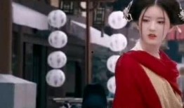 强扭瓜蘸酱吃视频,揭秘视频中的趣味生活瞬间