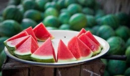 吃瓜群众成铁蛋,揭秘网络红人的崛起之路