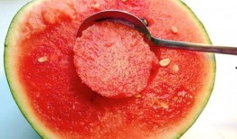 吃瓜勺子拍照图片高清,趣味瞬间捕捉