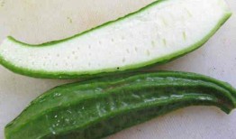 丝瓜能和水瓜一起吃吗吗,丝瓜与水瓜的搭配食用探讨