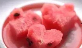 来例假可以吃瓜,轻松缓解不适，享受健康生活”