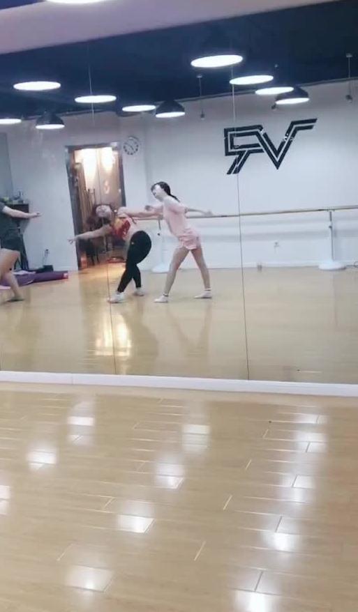 儿童舞蹈吃瓜视频,儿童舞蹈吃瓜视频欢乐瞬间